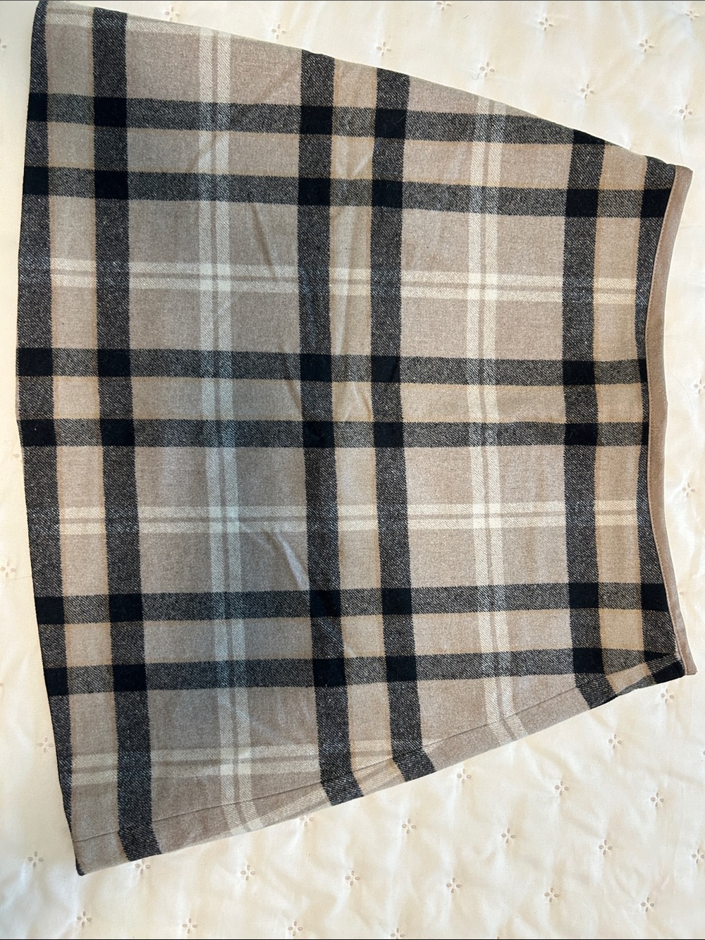 Aritzia-Wilfred Plaid A-Line Skirt in Beige and Black
